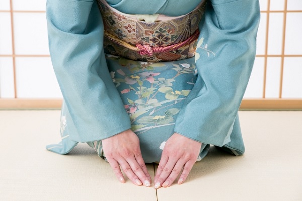礼儀正しい日本女性