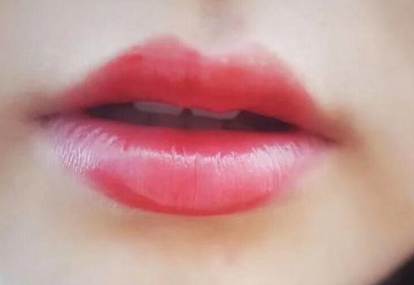 血色がよい唇