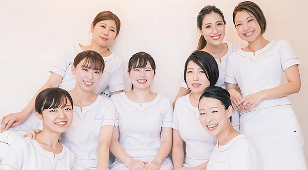 美人揃いの歯科衛生士